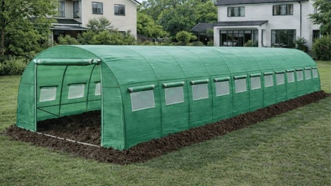 Pregătirea solului în solar: 10 reguli clare şi paşi de urmat pentru culturi sănătoase