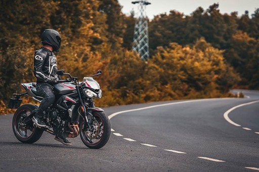 Ce motocicletă sport se recomandă pentru începători în 2026? TOP 6 motoare care merită atenţia ta