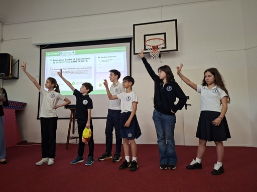 „Sănătatea începe cu educaţie” – UNIFARM, lecţie interactivă pentru elevii de gimnaziu
