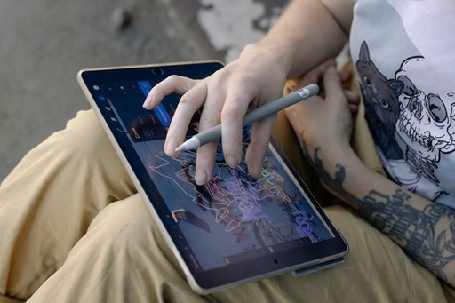 Avantajele unei tablete cu ecran mare pentru desen digital şi notiţe