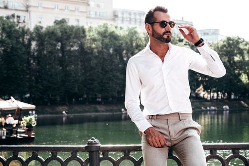 Stilul impecabil al unui bărbat modern – cum să alegi şi să porţi corect camasi barbati