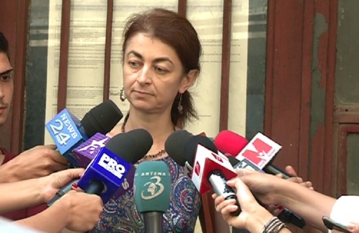 Medicul care a filmat pacientul cu viermi în răni: Mă simt în nesiguranţă, asist neputincioasă la un malpraxis practicat şi girat de toate autorităţile - VIDEO