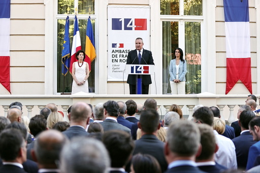 Nicolae Ciucă, la recepţia de Ziua Naţională a Franţei: La acest moment crucial pentru continentul nostru, relaţia bilaterală franco-română rămâne relevantă şi puternică / Se află acum poate la cel mai important nivel din ultimele trei decenii - VIDEO