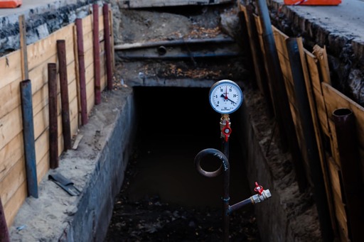 Nicuşor Dan: Se fac probe de presiune pe un tronson de 800 m de conductă magistrală de termoficare modernizată pe Bd. Iancu de Hunedoara, între strada Brazilia şi Pasajul Victoria