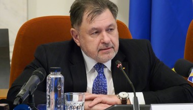 Alexandru Rafila: Achiziţia medicamentelor online în afara farmaciilor autorizate reprezintă în continuare un pericol / Nu este suficient ceea ce facem până în momentul de faţă, trebuie să lucrăm mult la informare