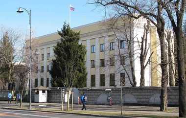 Ambasada Rusiei, după ce un rucsac a fost abandonat în faţa sediului său: Acest incident e o încercare deliberată a duşmanilor Rusiei de a provoca panică şi de a împiedica votul din Bucureşti al cetăţenilor ruşi la alegerile prezidenţiale 