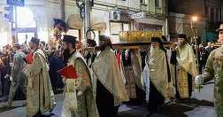 Iaşi: Peste 30.000 de persoane au participat la o procesiune religioasă, raclele cu moaştele Sfintei Parascheva şi ale Sfântului Paisie fiind purtate pe străzile centrale / 120.000 de pelerini s-au închinat la moaşte, de la începutul pelerinajului
