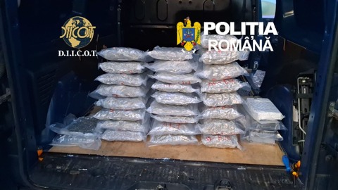 Cetăţean ucrainean depistat pe autostrada A1 cu 30 de kilograme de droguri