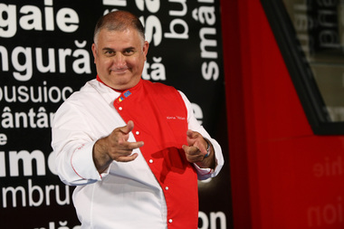 (P) Chef Horia Vîrlan, show culinar cu hei la noua statie Rompetrol din Bucureşti