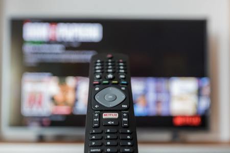5 funcţii pe care trebuie să le aibă orice Smart TV