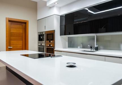 4 sfaturi pentru organizarea bucătăriei, pentru a profita la maximum de un spaţiu mic (P)
