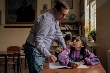 Clienţii eMAG au donat peste 5.900 de ore de educaţie remedială pentru copiii din programul de combatere a abandonului şcolar„Educaţia nu se opreşte niciodată”
