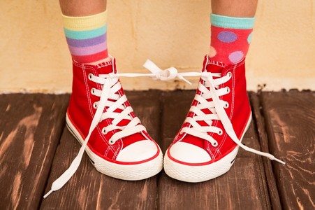Adidaşi pentru copii la modă şi comozi - află cum să găseşti pantofii perfecţi pentru copilul tău