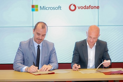 Vodafone şi Microsoft îşi unesc forţele pentru a accelera digitalizarea sectoarelor public şi privat din România