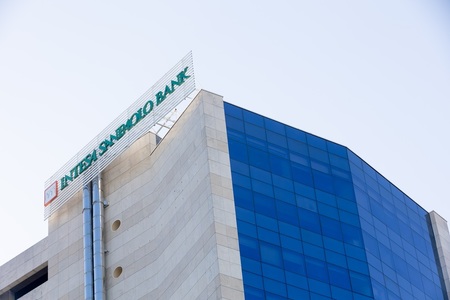 Intesa Sanpaolo Bank România, mesaj adresat clienţilor transferaţi de la First Bank