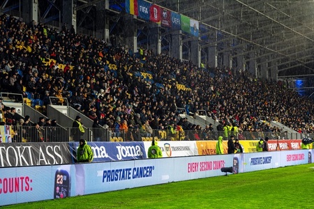 Reţeaua Privată de Sănătate Regina Maria transformă cancerul de prostată într-un "brand" pentru conştientizare, lansat în mijlocul suporterilor