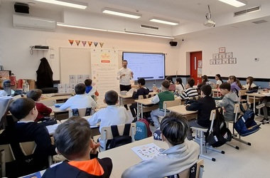 Au început „Lecţiile Gustului”, turneul educaţional care aduce în şcolile din Bucureşti noţiuni practice despre alimentaţie sănătoasă 