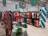 Auchan: la 5 ani de la lansarea primului shop O nouă viaţă, clienţii cumpără zilnic, în medie, 1.000 de articole vestimentare pre-purtate