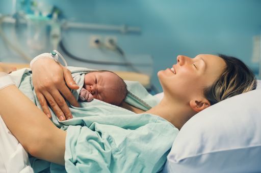 Boli infecţioase în sarcină: cum se schimbă imunitatea, ce riscuri apar şi cum pot viitoarele mame să se protejeze