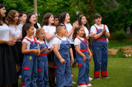Gala BookLand premiază excelenţa în mediul rural, pentru al treilea an consecutiv, cu burse educaţionale în valoare de 105.000 euro