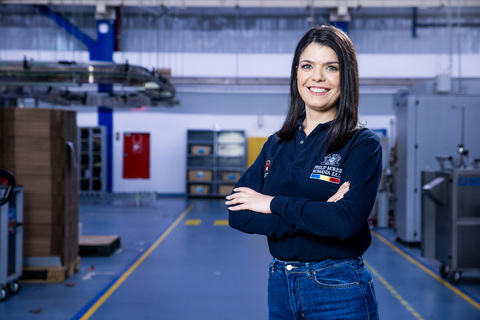 Cum arată o carieră într-o fabrică high-tech din România: de la trainee la Team Leader în trei ani. Parcursul Elenei Alexandra Stoica în 
fabrica Philip Morris România din Otopeni