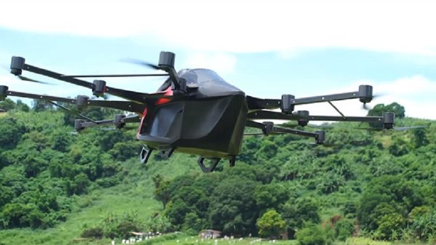 Un inventator din Filipine a creat o maşină zburătoare bazată pe tehnologia dronelor