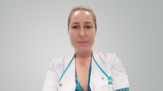 #MediciBuni – Femeie cu două utere a devenit mamă de două ori, graţie medicului Nora Miron, Hyperclinica MedLife Iaşi