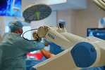 MedLife îşi consolidează poziţia pe segmentul de chirurgie robotică prin introducerea robotului Rosa