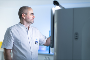 Premieră în România. MedLife aduce cea mai avansată tehnologie de secvenţiere şi pregăteşte un program amplu de testare genetică
