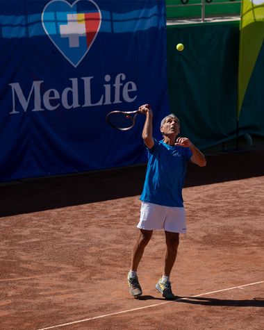 MedLife susţine performanţa medicilor şi în sport: peste 130 de participanţi din 5 ţări la Balcaniada de tenis