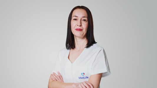Dr. Codruţa Chelmuş, MedLife: „Pielea are memorie – fiecare arsură solară, mai ales în copilărie sau adolescenţă, creşte riscul de cancer de piele mai târziu în viaţă”  