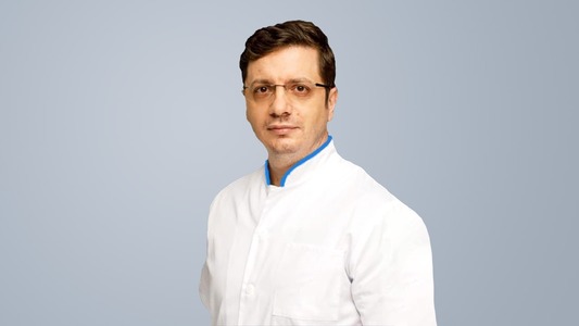 Dr. Claudiu Daniel Chitea, MedLife: „Artroza nu înseamnă sfârşitul mişcării, ci începutul unei schimbări”