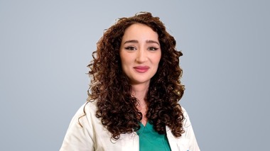 Dr. Roxana Brătescu, MedLife: „Încerc să tratez pacienta ca pe un om, nu ca pe un număr!”