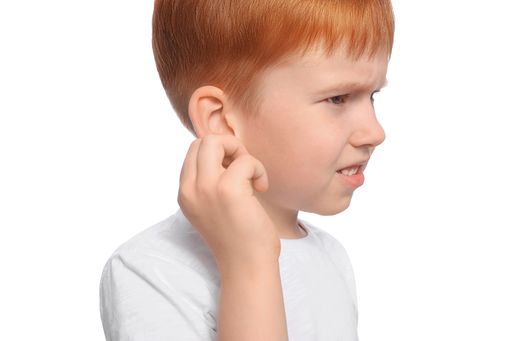 A început sezonul otitelor la copii: cum poate fi prevenită infectarea urechii. Sfaturile unui medic ORL pediatru