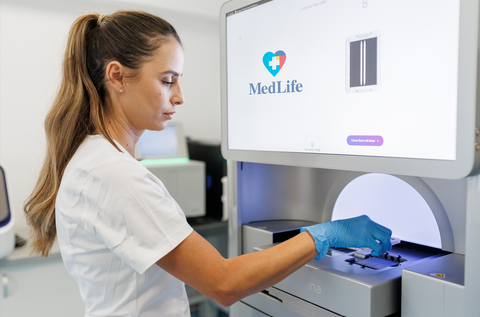 Premieră în România: MedLife lansează primul test de microbiom intestinal realizat integral în ţară. Până acum toate testele erau transmise în străinatate