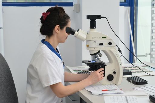 „Tratamentul corect al disbiozei este schimbarea alimentaţiei şi a stilului de viaţă.” Cum influenţează microbiomul întregul organism