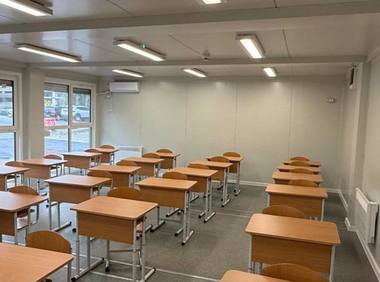Daniel David: Infrastructura educaţională este unul dintre factorii care-i stimulează pe copii să vină la şcoală / Structurile modulare - soluţie temporară / Proiecte susţinute de Banca Mondială pentru a dezvolta infrastructura educaţională

