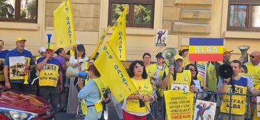 Sindicaliştii din Educaţie, a 15-a zi de proteste – Se cere în continuare demisia ministrul Daniel David - FOTO / VIDEO

