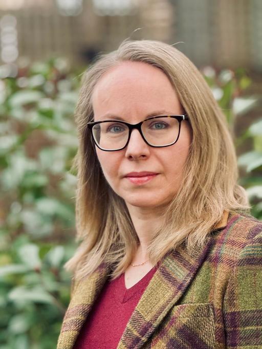 „Copilul meu a învăţat să pună întrebări, nu doar să răspundă” – cum se dezvoltă copiii în sistemul de învăţământ britanic

