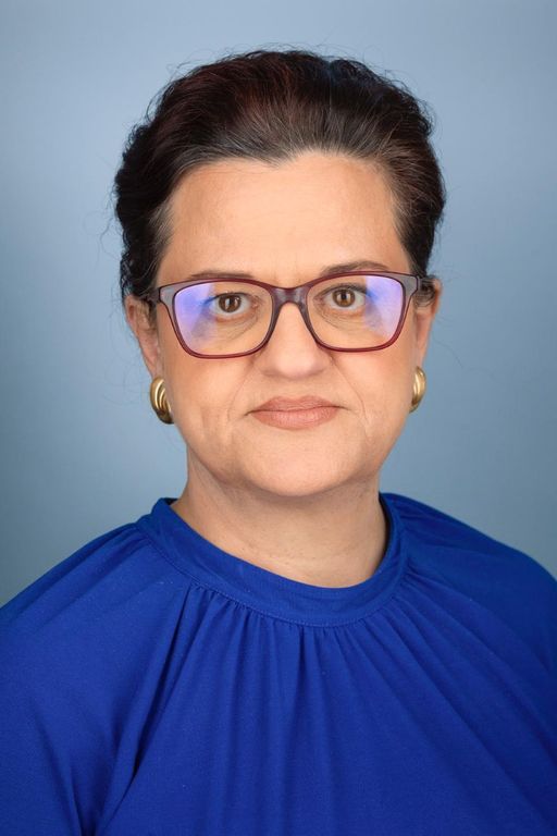 Daniela Vasile, lider educaţional cu o vastă carieră internaţională: “ Problema de fond a şcolii româneşti este, după mine, lipsa alinierii reale între programă, predare şi evaluare, perpetuată de subfinanţare cronică.”

