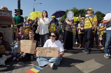 An şcolar început sub semnul austerităţii: profesori dedicaţi, dar obosiţi