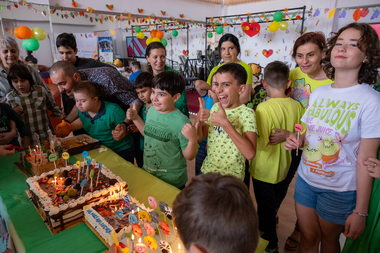 ”Să nu mai ascundem copiii diferiţi!” Lupta de 20 de ani pentru o Românie incluzivă