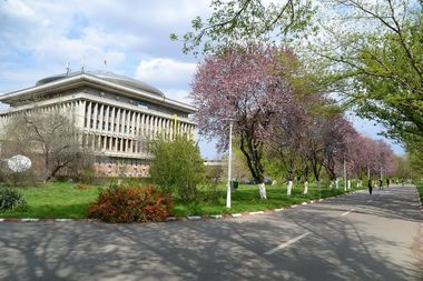Politehnica Bucureşti a suspendat miercuri cursurile din cauza avertizării cod roşu

