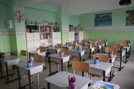 Antreprenoriat în educaţie: cum un director din Caracal a convins mediul privat să investească în şcoală