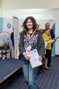 Creativitate, logică, implicare: povestea unei eleve pasionată de matematică, multiplă campioană la olimpiada digitală BRIO Challenge