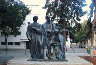 Literatura română veche povestită copilului meu | Episodul 3: Şcoala Ardeleană sau momentul în care ne-am uitat în oglindă şi am zis „Suntem latini!”