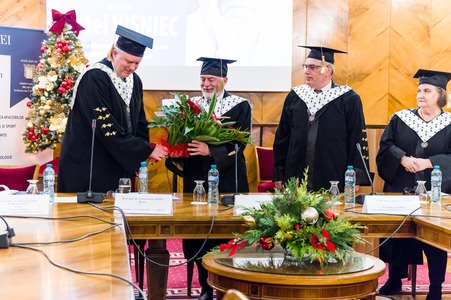 Scriitorul Matei Vişniec, după ce a primit titlul de Doctor Honoris Causa al Universităţii Al. I Cuza din Iaşi: Cuvântul a fost instrumentul cu care am încercat să înţeleg lumea, cu care voi încerca să descifrez ceea ce ni se întâmplă

