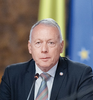 Eveniment News.ro - Laszlo Borbely: Am introdus în programa şcolară la clasa a VII-a conceptul de economie circulară pe înţelesul elevilor / Vor şti mai multe despre acest concept 