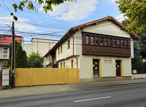 UPDATE - Un singur părinte care are copilul la grădiniţa din Craiova unde o educatoare este acuzată de purtare abuzivă a depus plângere / Directoarea grădiniţei a demisionat