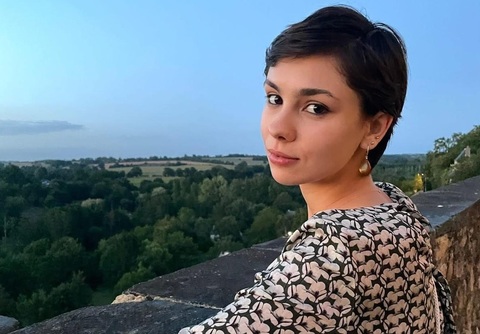 INTERVIU: Studentă admisă la Cambridge, despre educaţia din România: ”Societatea nu ar trebui să se bazeze niciodată pe faptul că elevii se vor auto-educa – e o pretenţie pe cât de neverosimilă, pe atât de nedreaptă"